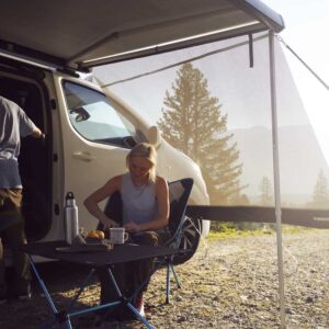 Small-Thule_Possel_TO4900_Sunblockers_LS_Austria_190628_16142 1 Thule Omnistor 4200 PSA Mini Van